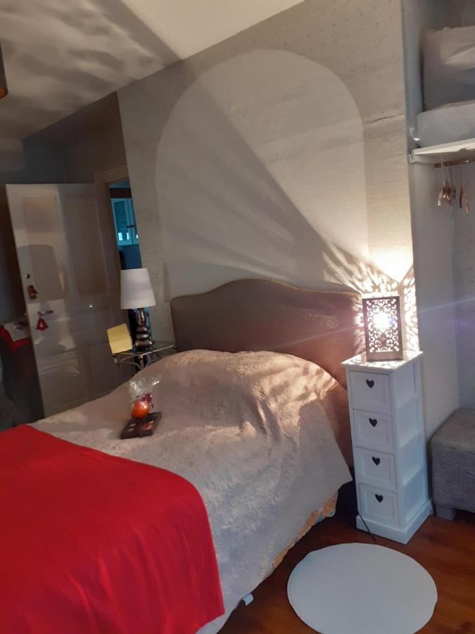 7042Douce Nuit Hotel Saint-Germain-Laval  Bagian luar foto
